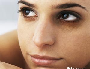 Маски для кожи вокруг глаз в домашних условиях от отеков, синяков, морщин и для разных возрастов